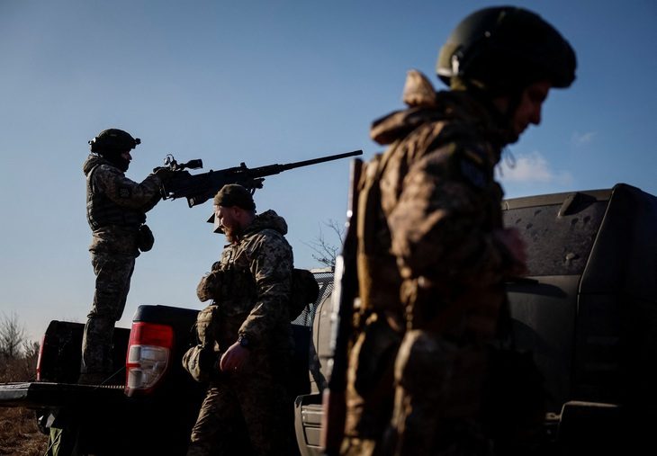 Quân nhân Ukraine thuộc đơn vị phòng không gần Kiev, Ukraine, ngày 29-1 - Ảnh: REUTERS Quân nhân Ukraine thuộc đơn vị phòng không gần Kiev, Ukraine, ngày 29-1 - Ảnh: REUTERS