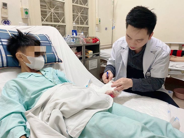 Chưa Tết đã lo tai nạn hàng loạt do pháo tự chế - Ảnh 1.
