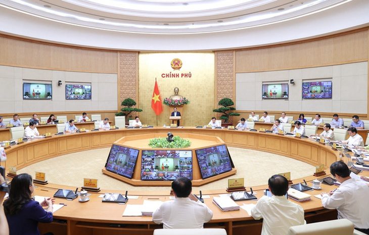 Chính phủ: Đấu thầu công khai in sách giáo khoa - Ảnh 1. Thủ tướng Chính phủ Phạm Minh Chính chủ trì hội nghị trực tuyến toàn quốc Chính phủ với các địa phương và phiên họp Chính phủ thường kỳ tháng 6-2023 - Ảnh: VGP